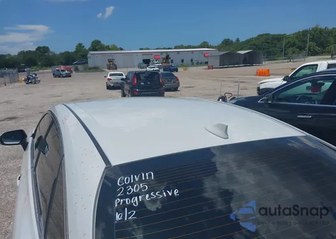 2022 Toyota Avalon Xle Hybrid z USA, uszkodzony, nr VIN 4T1JA1AB5NU015841